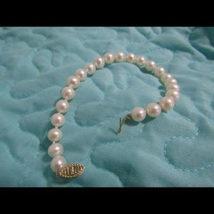 Pearl bracelet